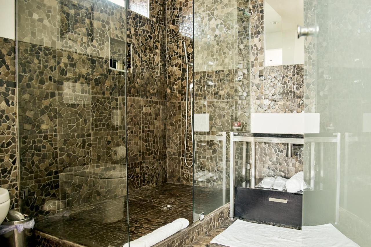 Dysart Boutique - Solar Power 5*